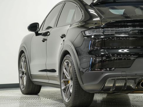 Used 2024 Porsche Cayenne Turbo GT image 14