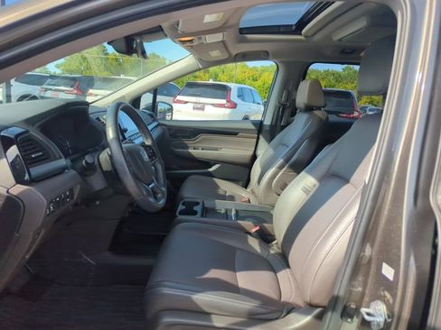 Used 2023 Honda Odyssey Touring image 17