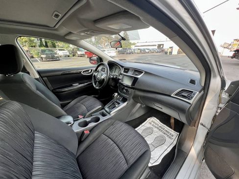 Used 2019 Nissan Sentra SV w/ Special Edition Package FWD image 14