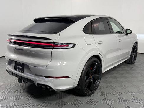 New 2026 Porsche Cayenne GTS image 8