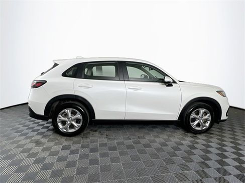 Certified 2023 Honda HR-V LX image 7