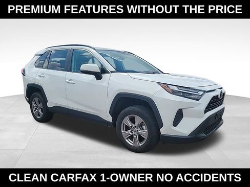 Used 2025 Toyota RAV4 XLE FWD image 1