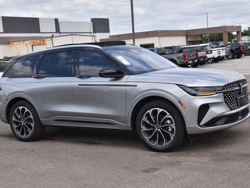 New 2026 Lincoln Nautilus Reserve AWD/4WD image 11