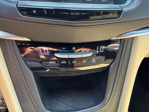 Used 2018 Cadillac XT5 Luxury image 30