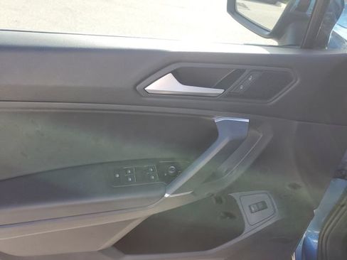Used 2020 Volkswagen Tiguan SEL FWD image 18