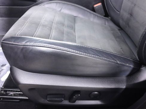 Used 2022 Mitsubishi Outlander SE AWD/4WD image 34