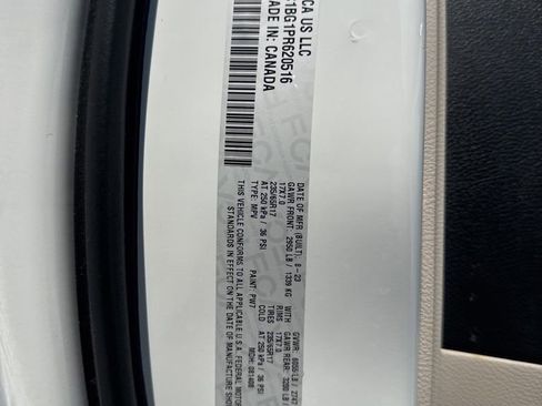 Used 2023 Chrysler Pacifica Touring-L FWD image 37