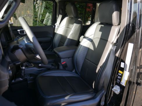 Used 2024 Jeep Wrangler High Altitude image 38