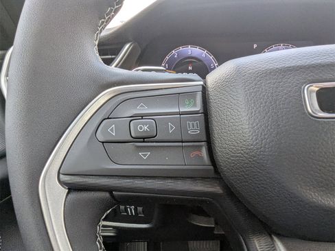 Used 2025 Jeep Grand Cherokee L Laredo image 19