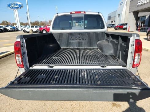 Used 2019 Nissan Frontier SV image 7