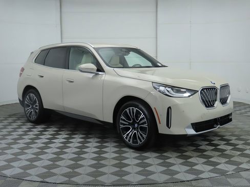 New 2026 BMW X3 xDrive30 w/ Premium Package image 3