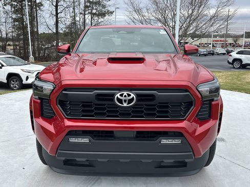 Certified 2025 Toyota Tacoma TRD Sport image 3