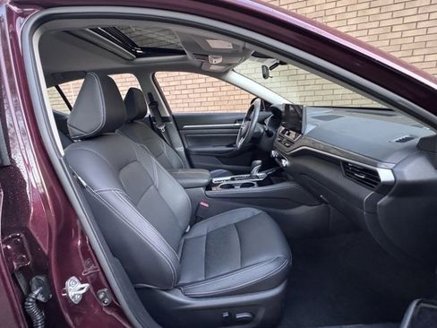 Used 2024 Nissan Altima 2.5 SL image 11