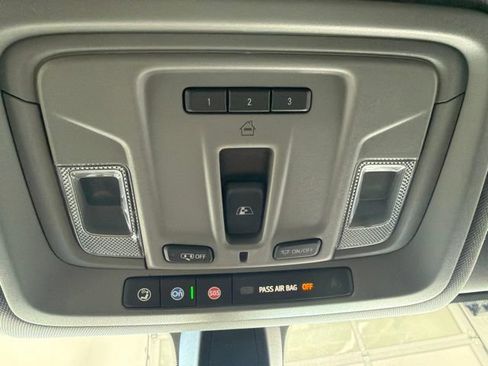 Used 2020 Chevrolet Silverado 1500 RST AWD/4WD image 25