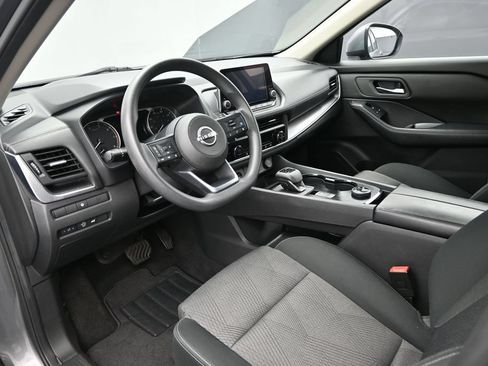 Used 2024 Nissan Rogue SV AWD/4WD image 11