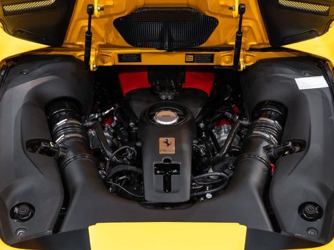 Certified 2023 Ferrari F8 Tributo RWD image 37