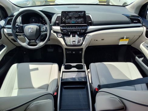 New 2026 Honda Odyssey Touring image 10