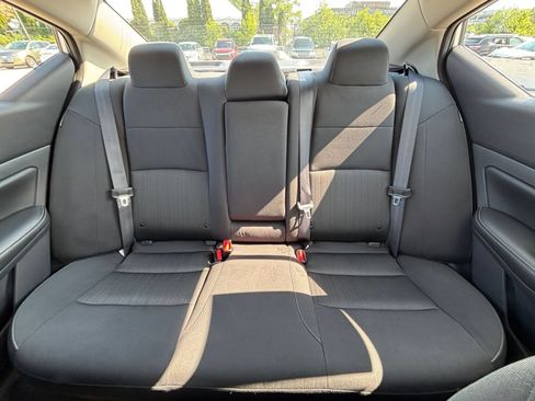 Used 2025 Nissan Altima 2.5 SV FWD image 38