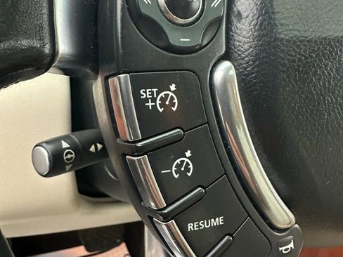 Used 2011 Land Rover Range Rover HSE LUX image 35