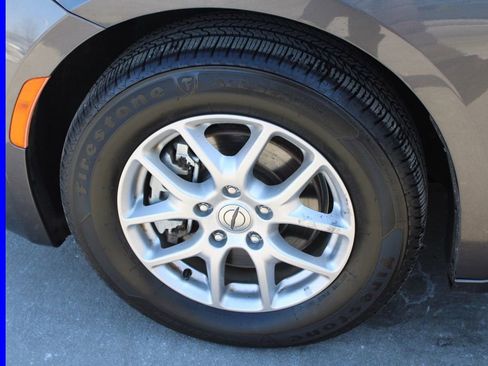 Used 2023 Chrysler Voyager LX image 12