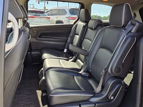 Used 2023 Honda Odyssey Elite image 6