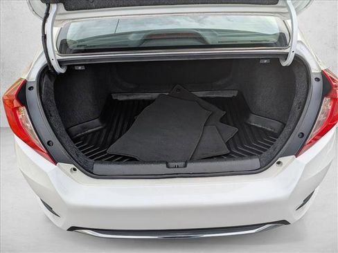 Used 2020 Honda Civic Touring image 7