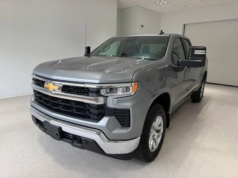 Certified 2025 Chevrolet Silverado 1500 LT w/ Max Trailering Package AWD/4WD image 3