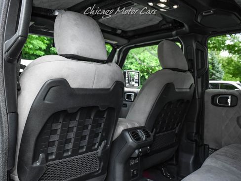 Used 2021 Jeep Gladiator Overland w/ Popular Equipment Package AWD/4WD image 24