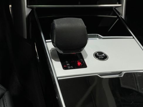 Used 2024 Land Rover Range Rover SE image 28