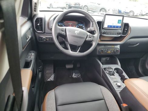 Used 2024 Ford Bronco Sport Outer Banks w/ Tech Package AWD/4WD image 11
