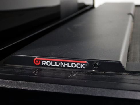 Used 2022 Chevrolet Silverado 1500 ZR2 w/ Technology Package image 22