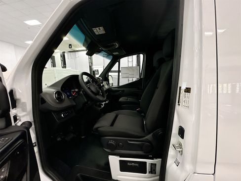 New 2025 Mercedes-Benz Sprinter 2500 image 22