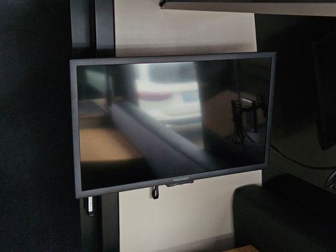 Used 2025 Mercedes-Benz Sprinter 2500 image 36