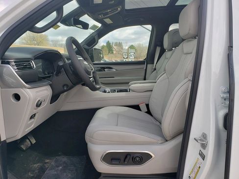 New 2026 Jeep Grand Wagoneer 4WD image 10