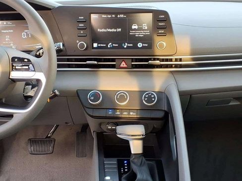 New 2026 Hyundai Elantra SE FWD image 12