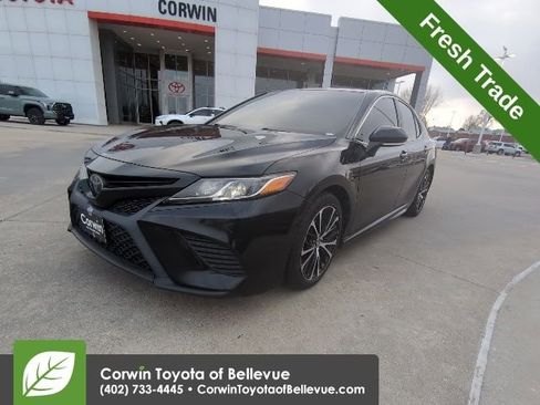 Used 2018 Toyota Camry SE image 8