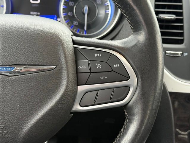 Used 2022 Chrysler 300 Touring L w/ Popular Equipment Group AWD/4WD image 10