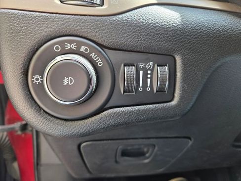 Used 2014 Jeep Cherokee Limited FWD image 21