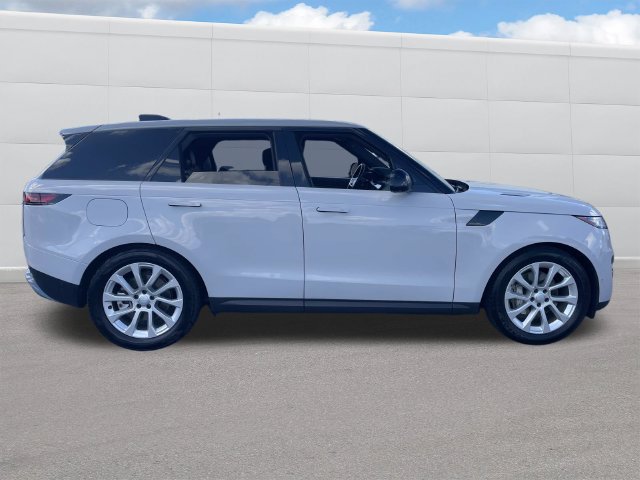 Used 2025 Land Rover Range Rover Sport SE AWD/4WD image 11