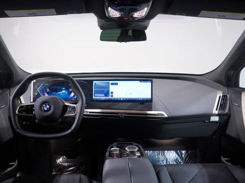 Used 2026 BMW iX xDrive45 image 10