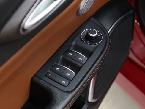 Used 2020 Alfa Romeo Giulia Ti w/ Active Blind Spot Package image 17