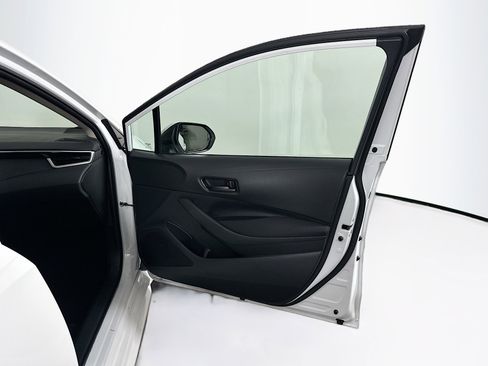 Used 2024 Toyota Corolla LE image 30