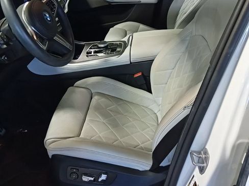 Used 2024 BMW X5 xDrive50e w/ M Sport Package AWD/4WD image 9