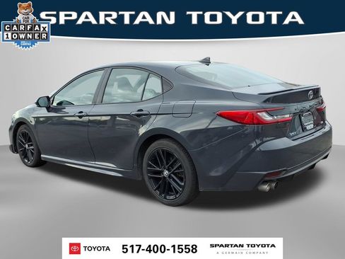 Used 2025 Toyota Camry SE FWD image 10