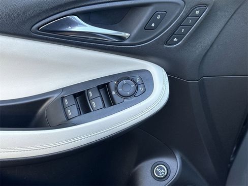 Used 2023 Buick Encore GX Essence w/ Experience Buick Package image 15