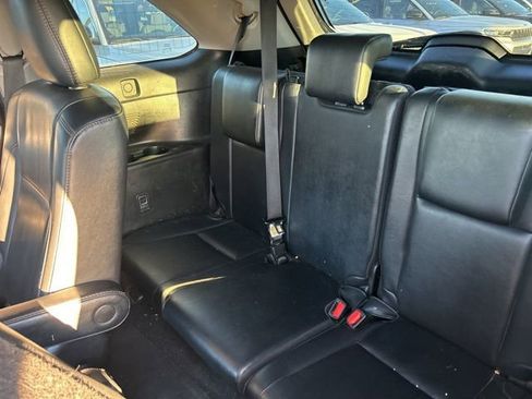 Used 2019 Toyota Highlander XLE image 12