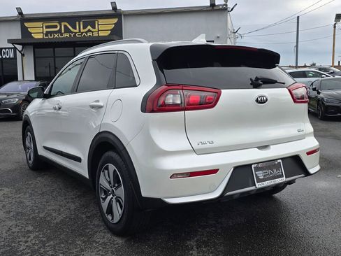 Used 2019 Kia Niro EX image 7