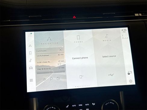 Certified 2023 Land Rover Range Rover SE image 15