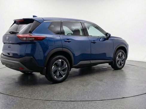 Used 2025 Nissan Rogue SV FWD image 9