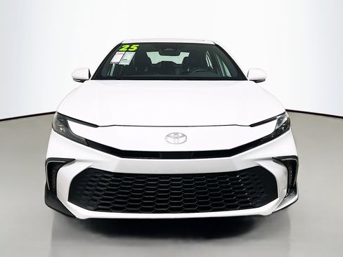 Used 2025 Toyota Camry SE w/ Multimedia Upgrade Package image 11